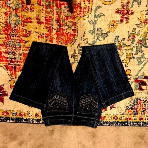 Cache jeans with embellished pockets - Picture 6 of 6